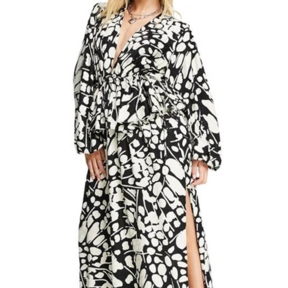 648D. Topshop Abstract Botanical Print Long Sleeve Maxi Dress in Multi